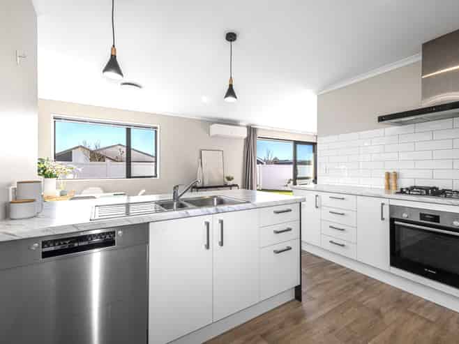 2 Letitia Street, Burwood