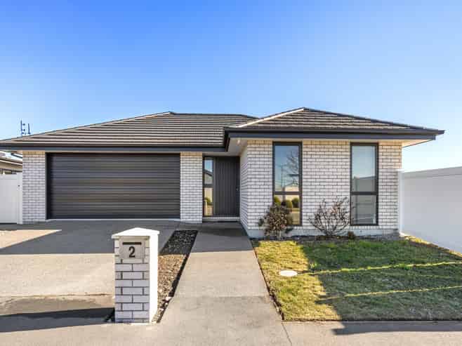 2 Letitia Street, Burwood
