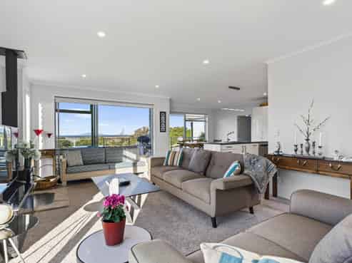 10 Taranui Place, Mangawhai Heads
