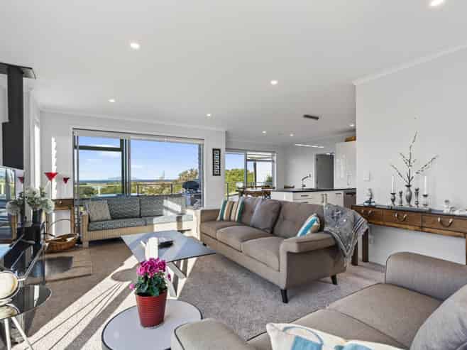 10 Taranui Place, Mangawhai Heads