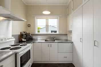 16A Bains Avenue, Hamilton East