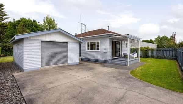 16A Bains Avenue, Hamilton East