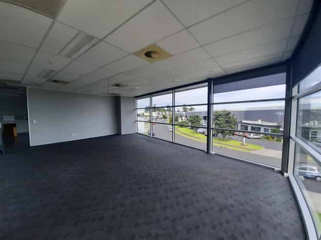 A-Grade Industrial Unit with Road Frontage