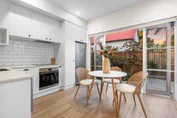 67 Hastings St W, Sydenham