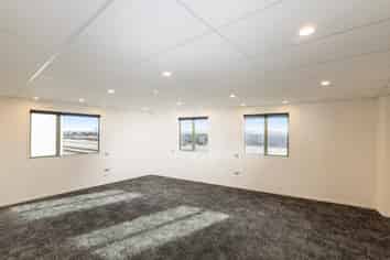 Vacant, Renovated & Ready to Go!