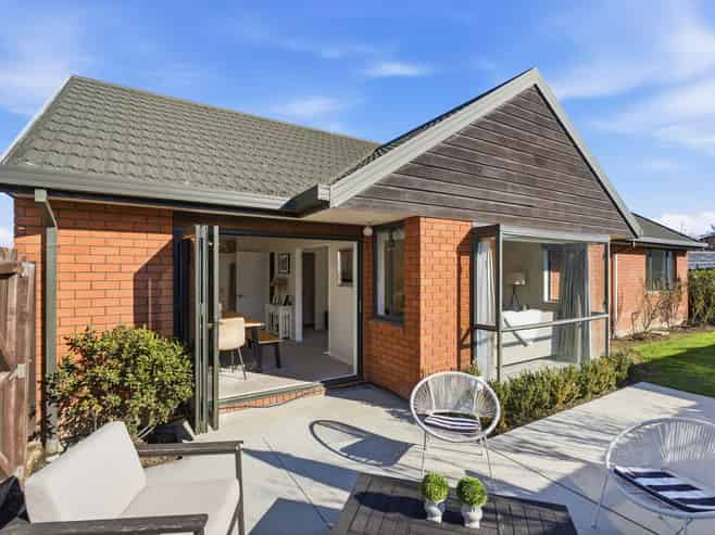 3/118A Sawyers Arms Road, Papanui