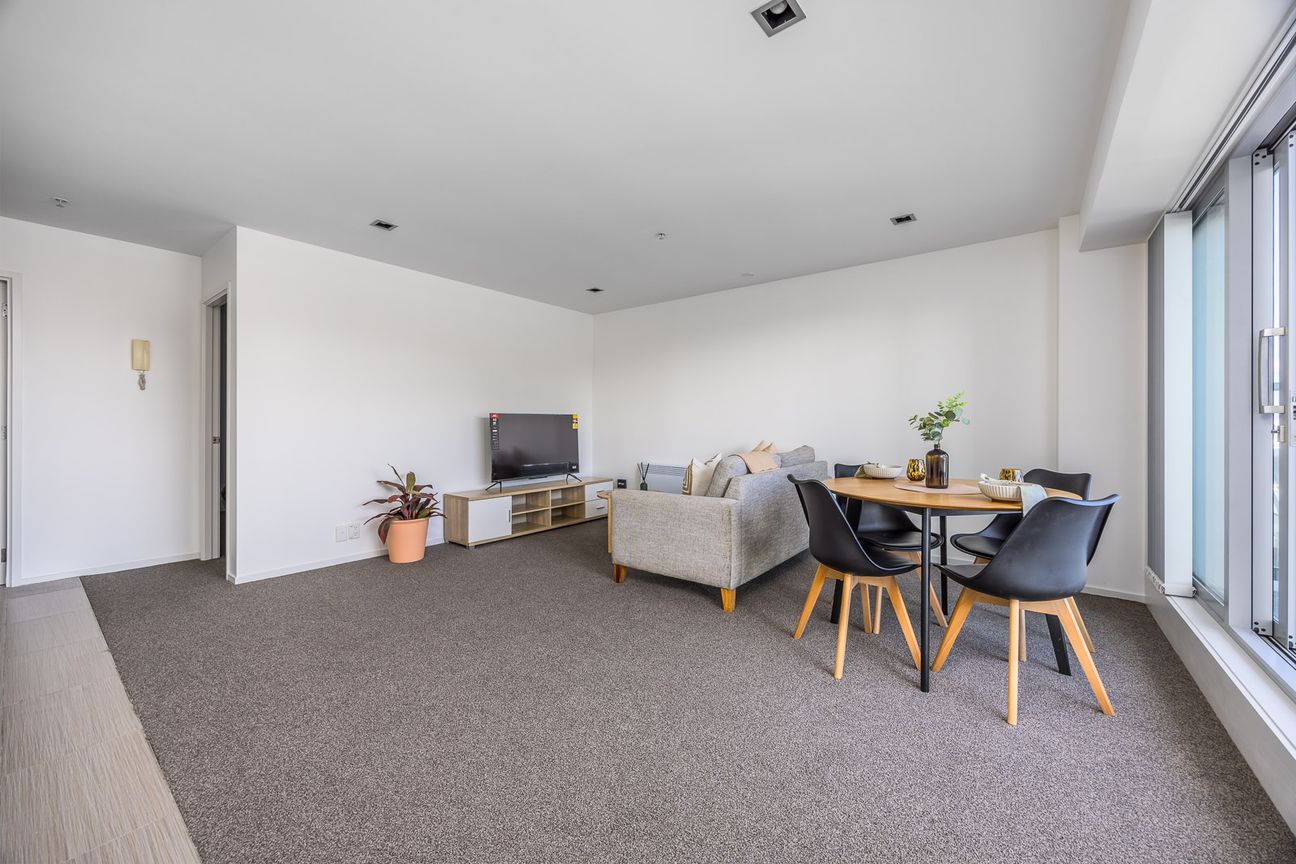 Bright Corner Apartment in Uptown - Furnished City Living with Outlook - Ansicht 5