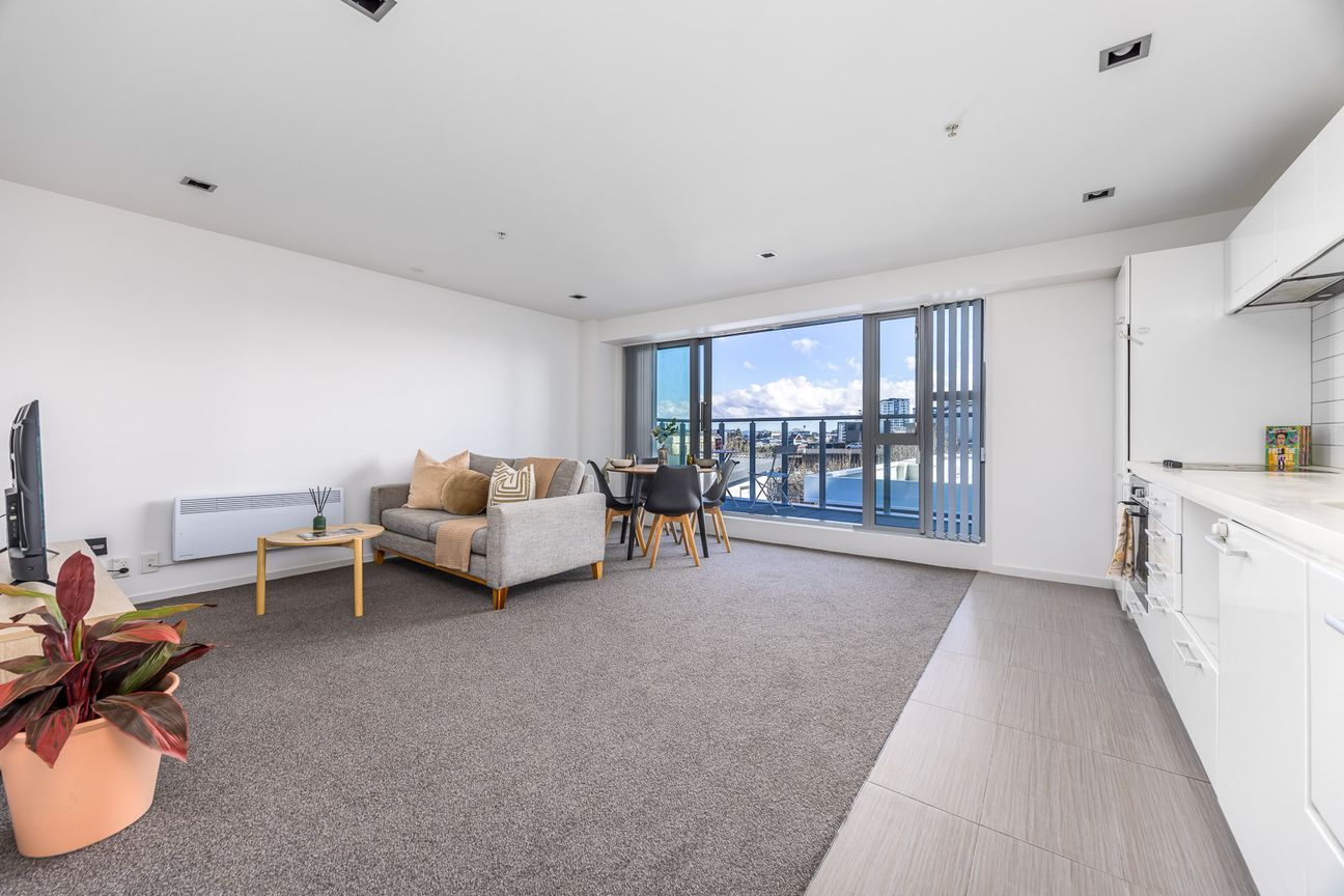 Bright Corner Apartment in Uptown - Furnished City Living with Outlook - Ansicht 6