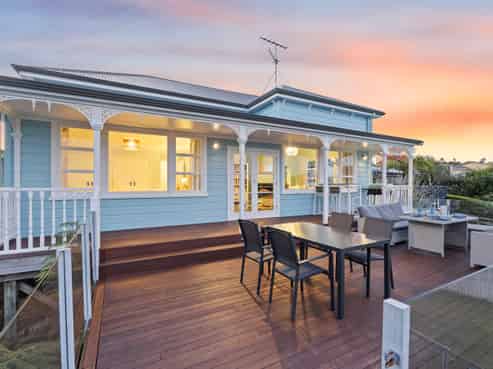 1047 Whangaparaoa  Road, Tindalls Beach