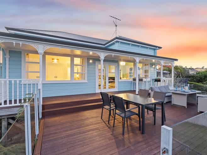 1047 Whangaparaoa  Road, Tindalls Beach