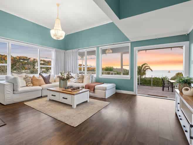 1047 Whangaparaoa  Road, Matakatia