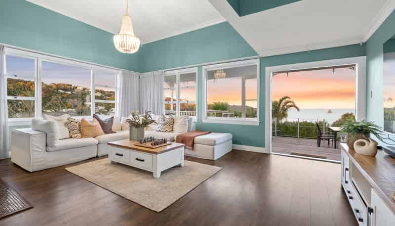 1047 Whangaparaoa  Road, Tindalls Beach