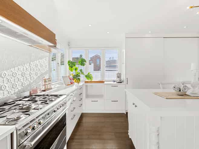 1047 Whangaparaoa  Road, Tindalls Beach