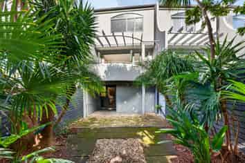 E/1 Hillcrest Avenue, Hillcrest
