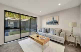3/106 Triangle Road, Massey