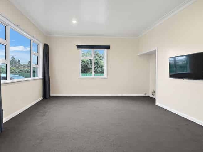 38 Kirk Street, Otaki