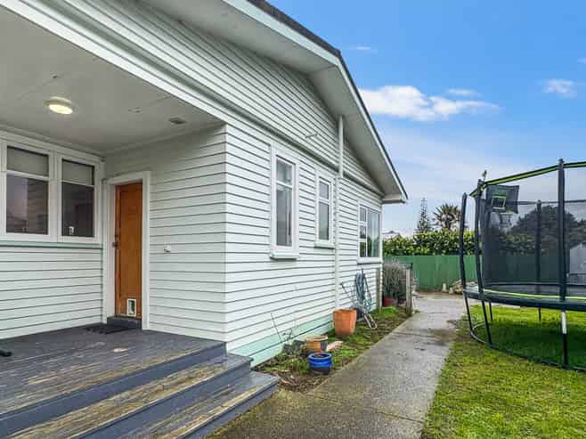 38 Kirk Street, Otaki