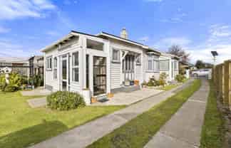 16 Whiteleigh Ave, Addington