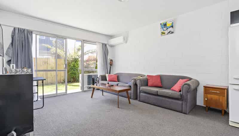 2/45 York Street, Hamilton East
