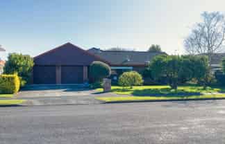 8 Easton Way, Levin