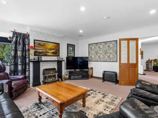 8 Easton Way, Levin