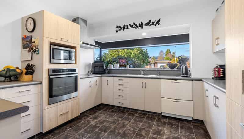8 Easton Way, Levin
