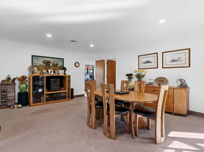 8 Easton Way, Levin