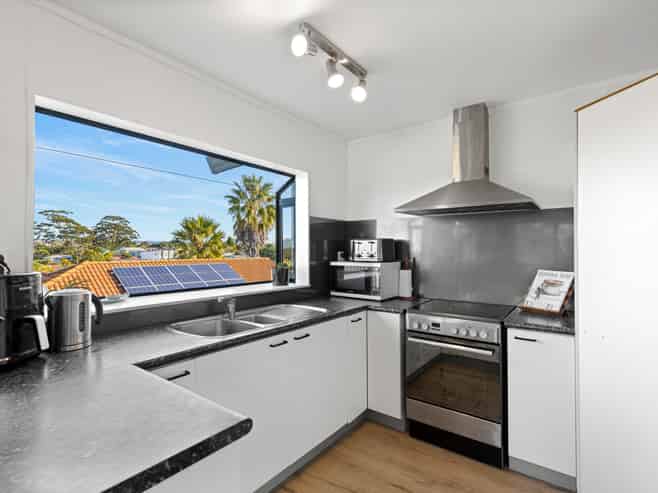 9 Van Dyke Place, West Harbour
