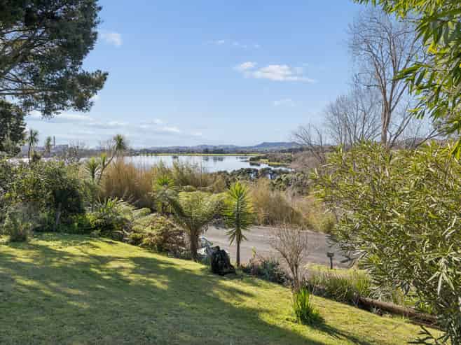 65 Weavers Crossing Road, Huntly
