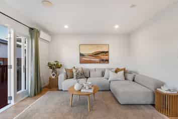 15C Aeroview Drive, Beach Haven