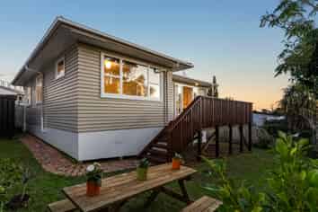 15C Aeroview Drive, Beach Haven