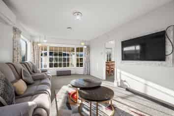 12 Springmead Place, Hornby