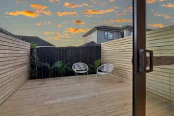 34 Holland Avenue, Point England