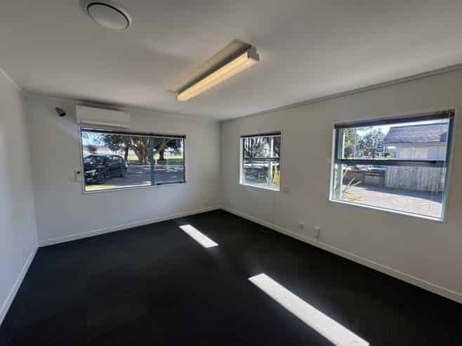 Compact CBD office with a strong presence