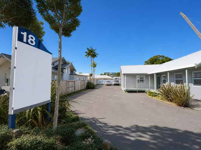 Compact CBD office with a strong presence