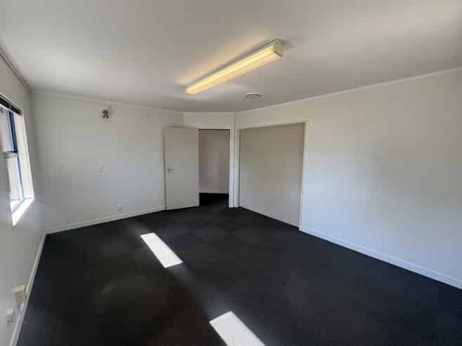 Compact CBD office with a strong presence