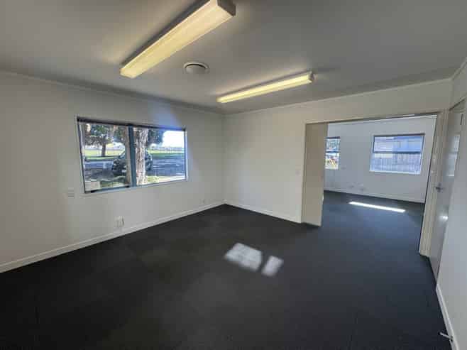 Compact CBD office with a strong presence