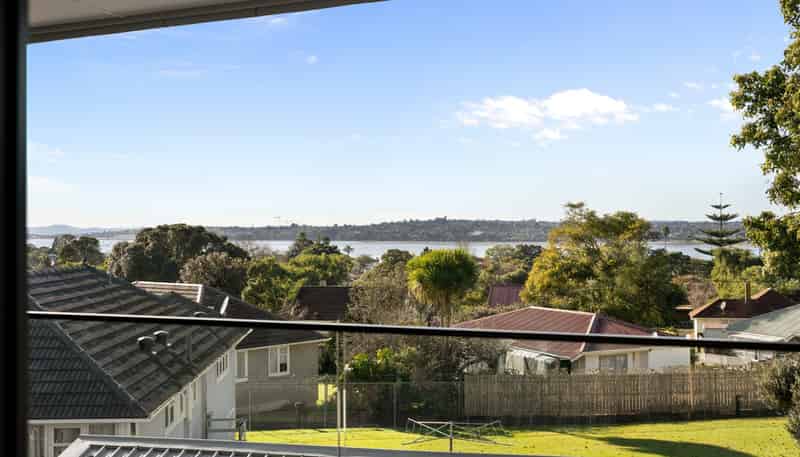 182 Tripoli Road, Point England