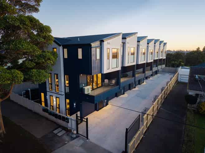 182 Tripoli Road, Point England