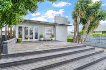 11 Swan Crescent, Pakuranga