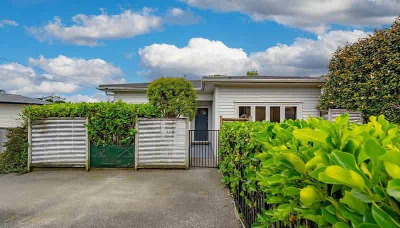 79 Hobsonville Road, West Harbour