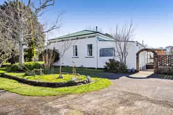 24 Castle, Eltham