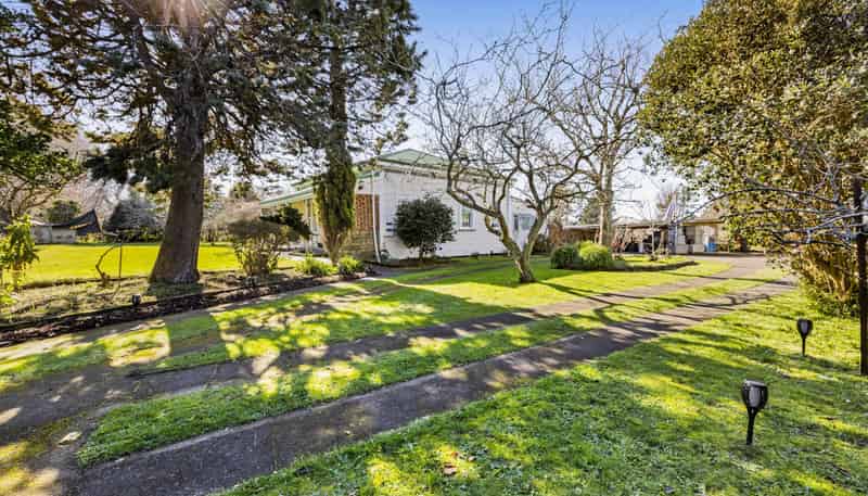 24 Castle, Eltham