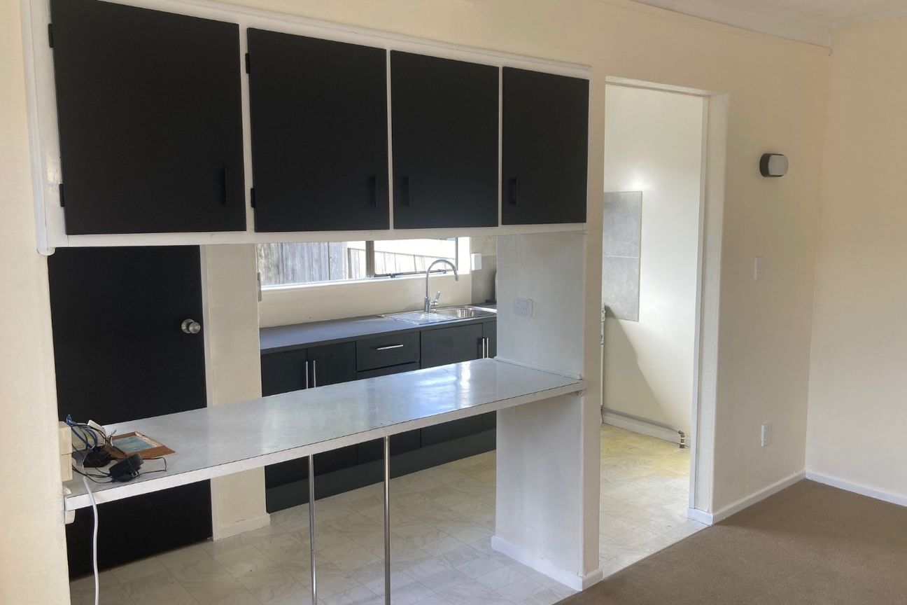 Renovated Sunny 2 Bedroom Townhouse - Aanzicht 2
