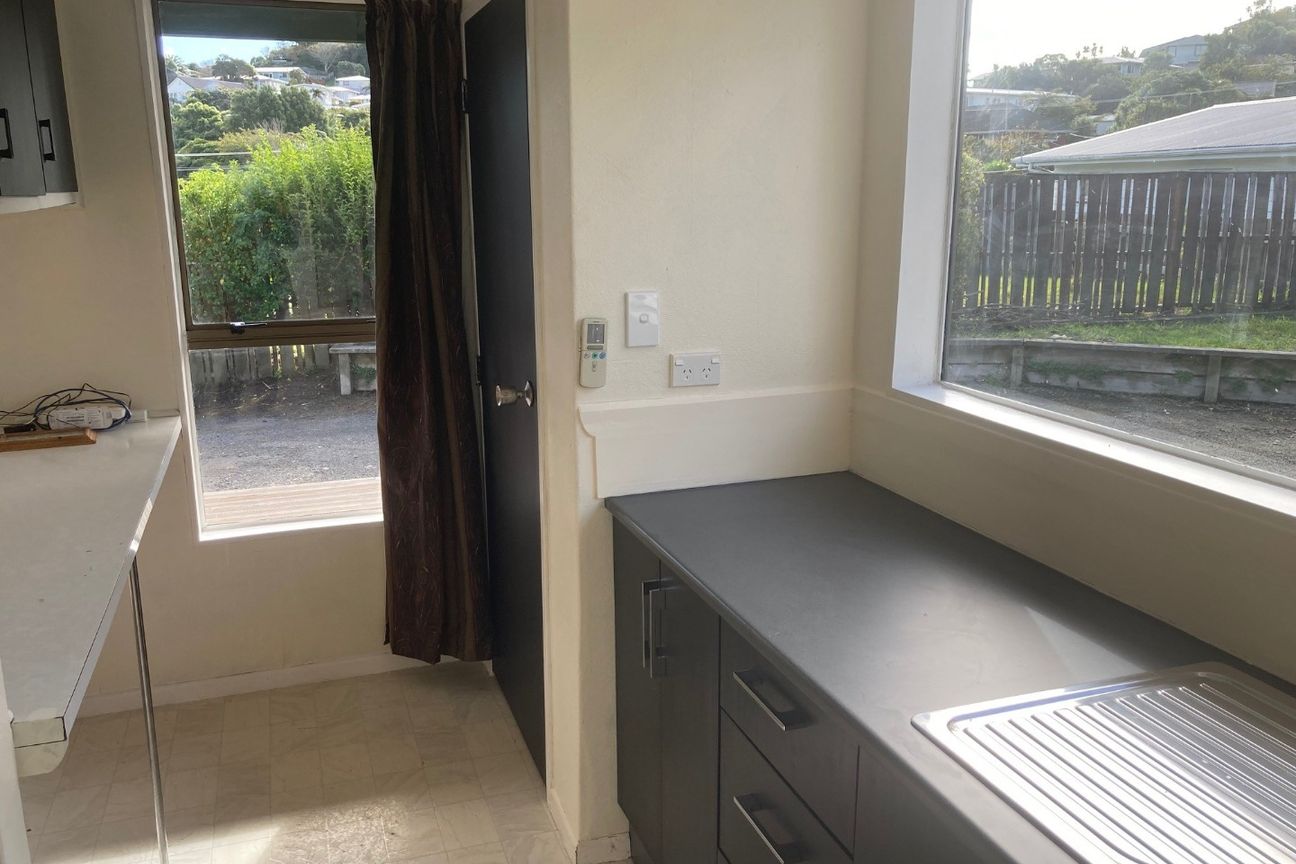 Renovated Sunny 2 Bedroom Townhouse - Aanzicht 4