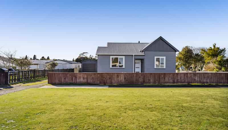 2 Orlando Street, Stratford