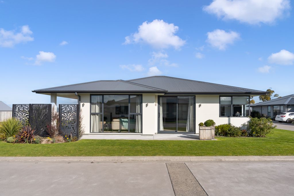 BEO $780,000 - Kia Ora, 50's+ Club! 4