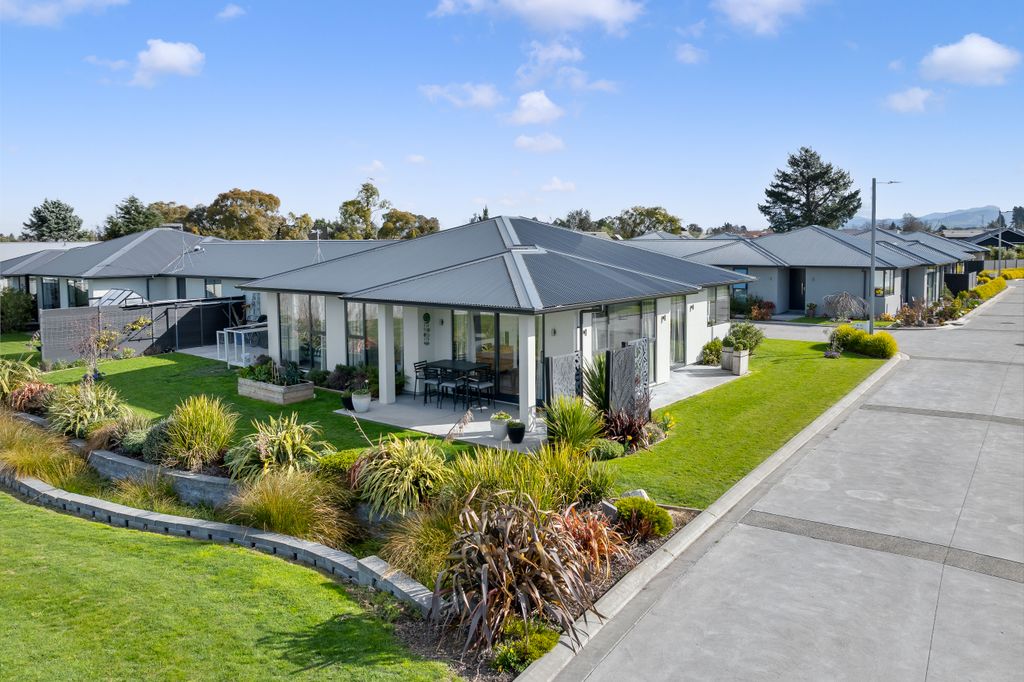 BEO $780,000 - Kia Ora, 50's+ Club! 5
