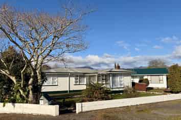 7 Eastons Road, Westport