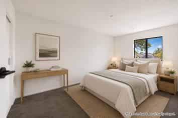 17D Martin Place, Kelston